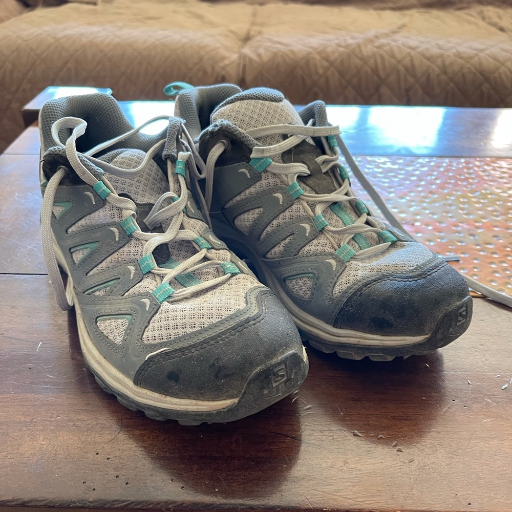 Salomon women’s Pathfinder hiking boot